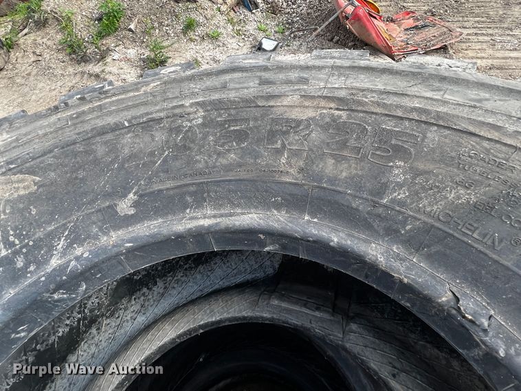 image for item MF9829 (6) 20.5R25 tires