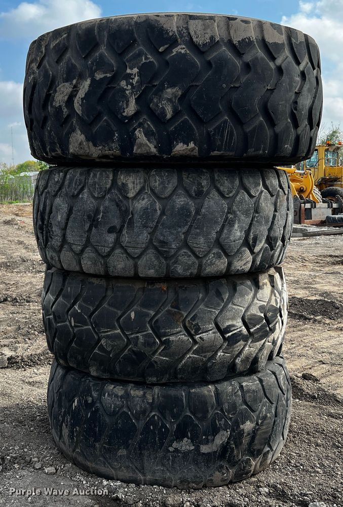 image for item MF9830 (4) 23.5R25 tires
