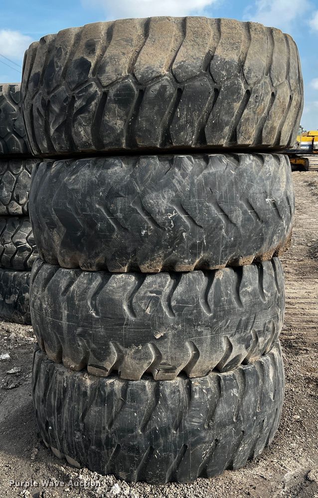 image for item MF9831 (4) 23.5R25 tires