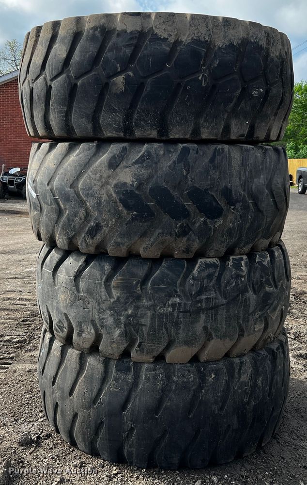 image for item MF9831 (4) 23.5R25 tires