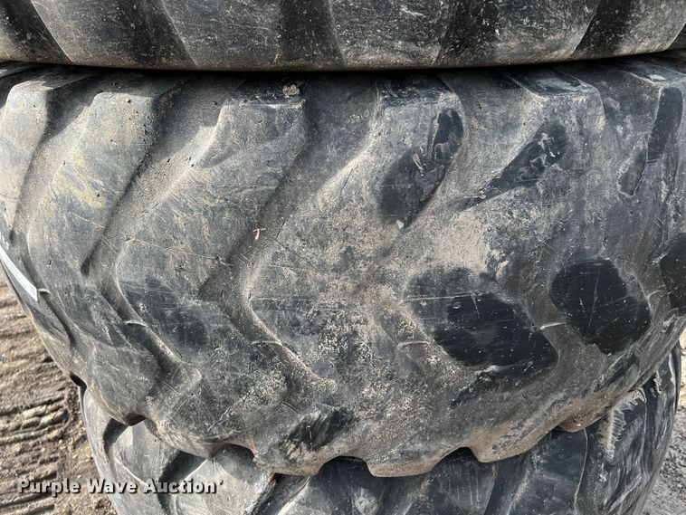 image for item MF9831 (4) 23.5R25 tires