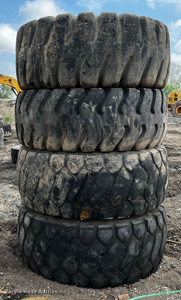 image for item MF9832 (4) 23.5R25 tires