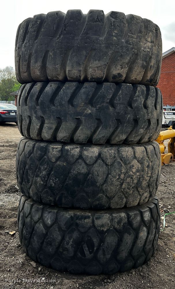 image for item MF9832 (4) 23.5R25 tires