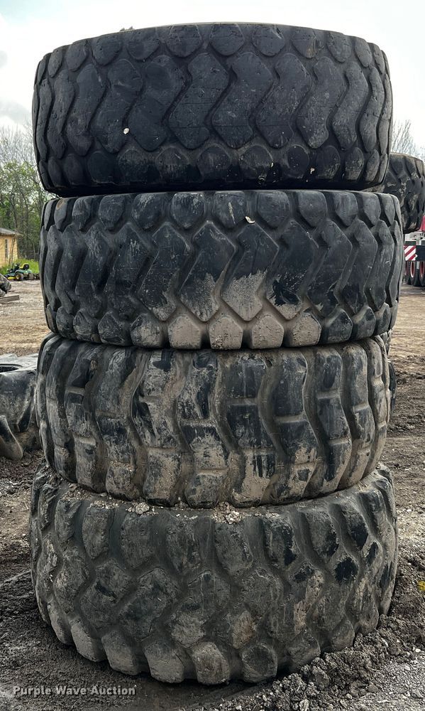 image for item MF9833 (4) 23.5R25 tires