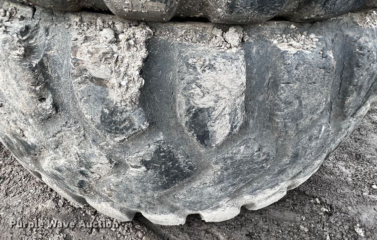 image for item MF9833 (4) 23.5R25 tires