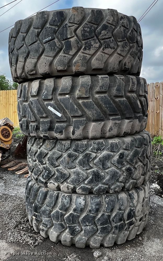 image for item MF9834 (4) 23.5R25 tires