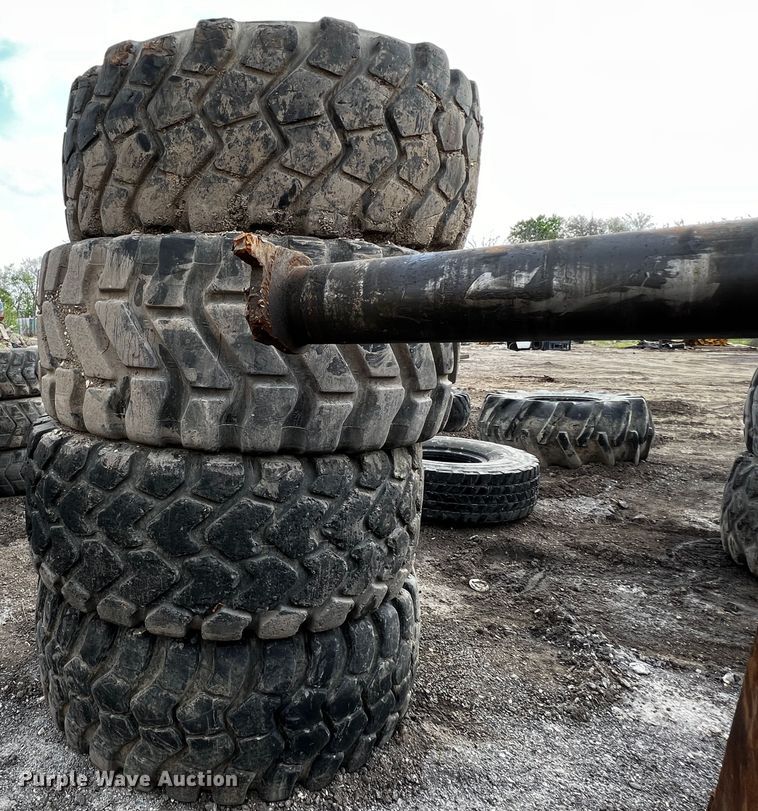 image for item MF9834 (4) 23.5R25 tires