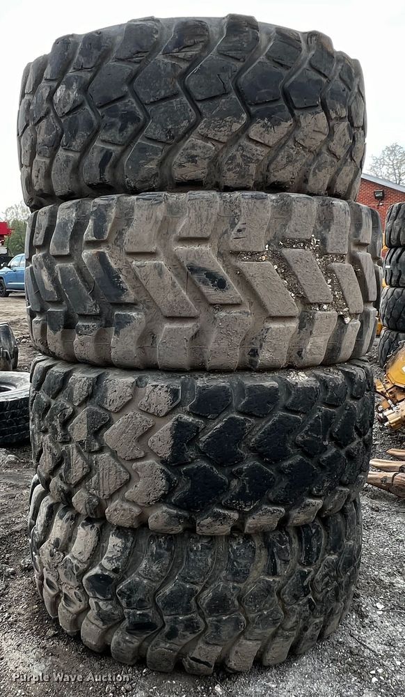 image for item MF9834 (4) 23.5R25 tires