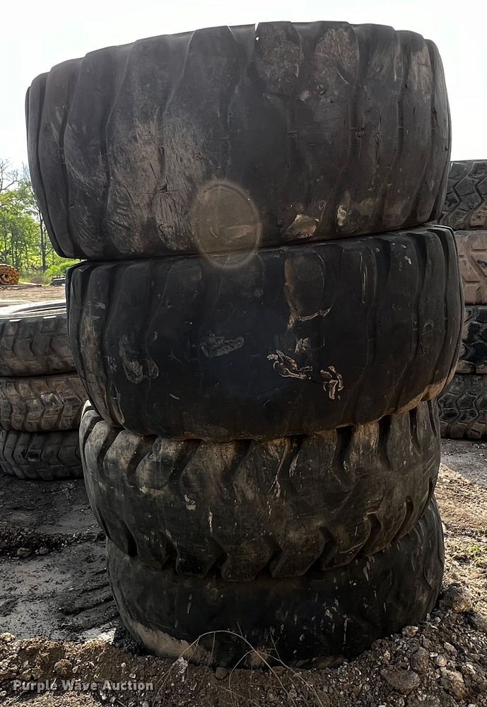 image for item MF9835 (4) 23.5R25 tires