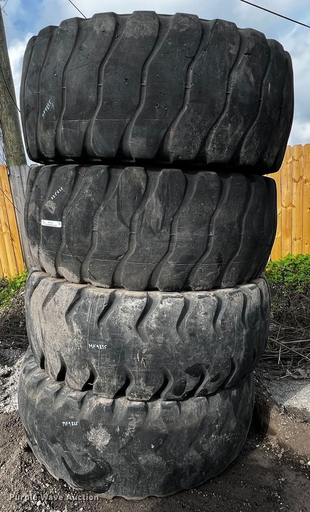 image for item MF9835 (4) 23.5R25 tires