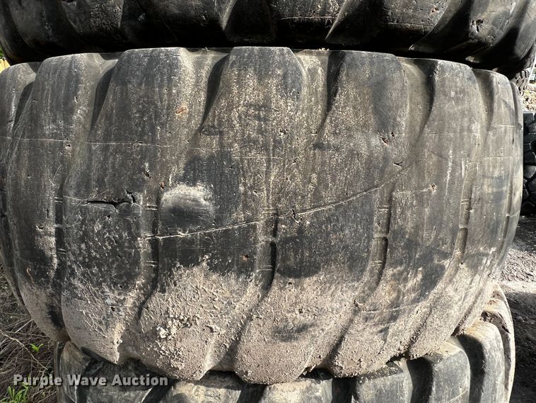 image for item MF9835 (4) 23.5R25 tires