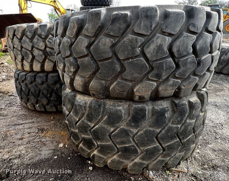 image for item MF9836 (4) 29.5R25 tires