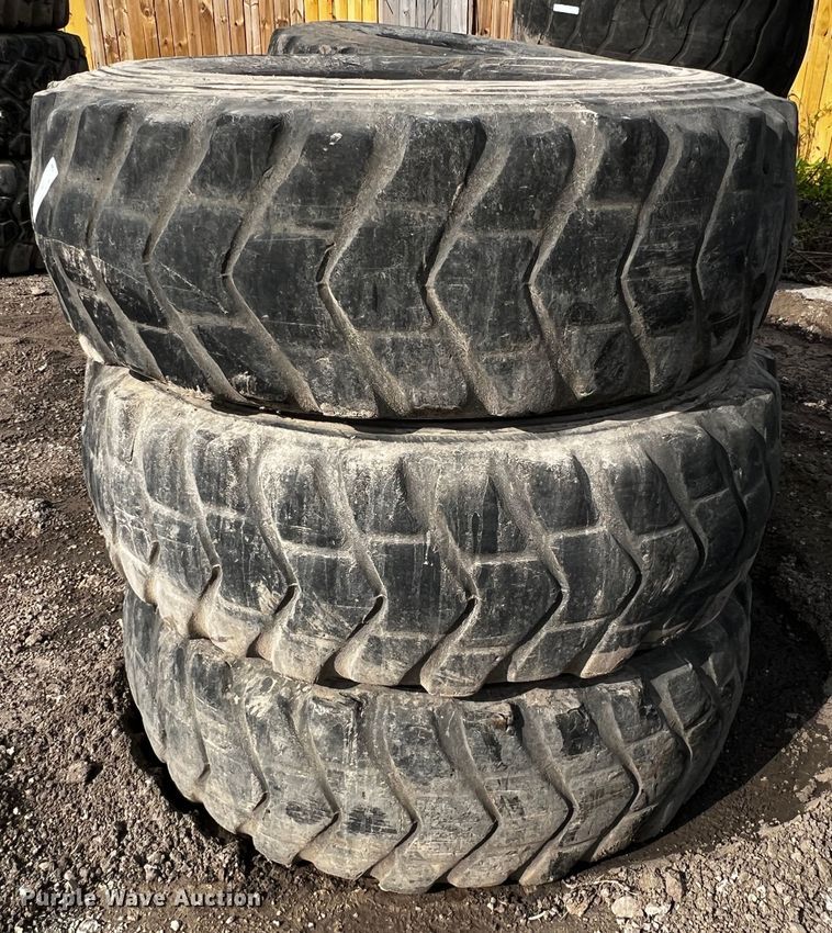 image for item MF9837 (6) 17.5R25 tires