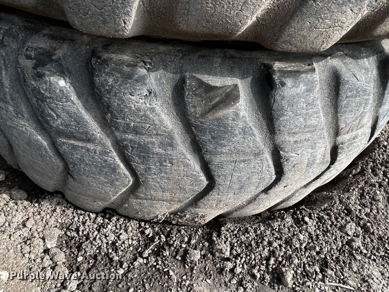 image for item MF9837 (6) 17.5R25 tires