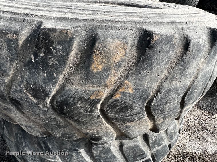 image for item MF9837 (6) 17.5R25 tires