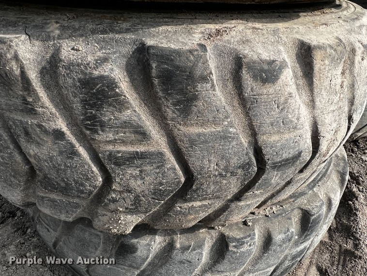 image for item MF9837 (6) 17.5R25 tires