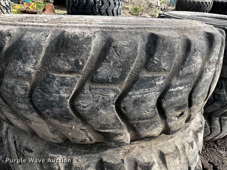 image for item MF9837 (6) 17.5R25 tires