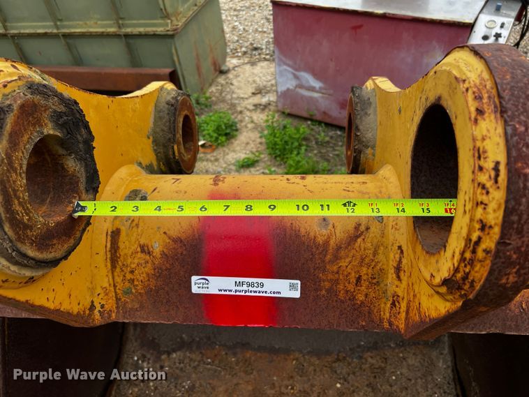 image for item MF9839 Caterpillar  55" W excavator bucket