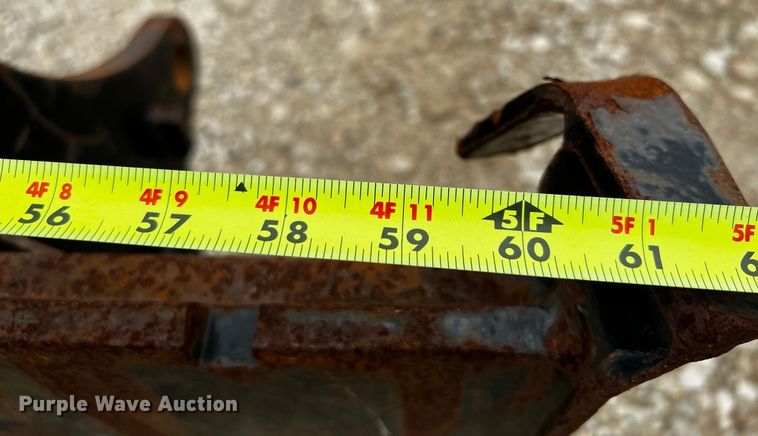 image for item MF9842 John Deere  forks