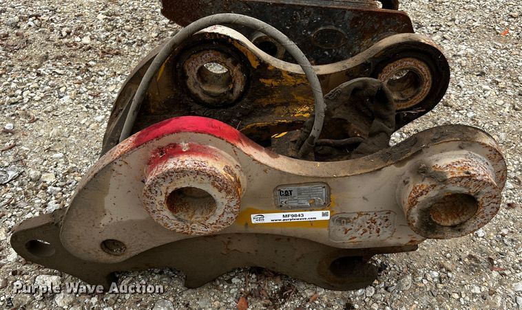 image for item MF9843 Caterpillar B Linkage  quick coupler