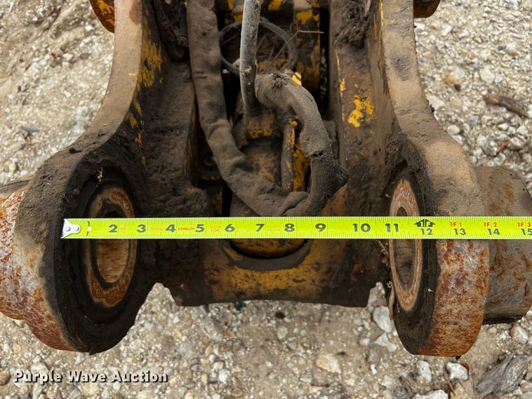 image for item MF9843 Caterpillar B Linkage  quick coupler