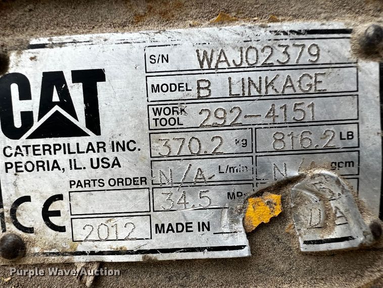 image for item MF9843 Caterpillar B Linkage  quick coupler