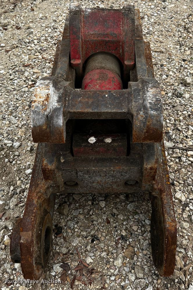 image for item MF9844 Strickland TL21AUT  quick coupler