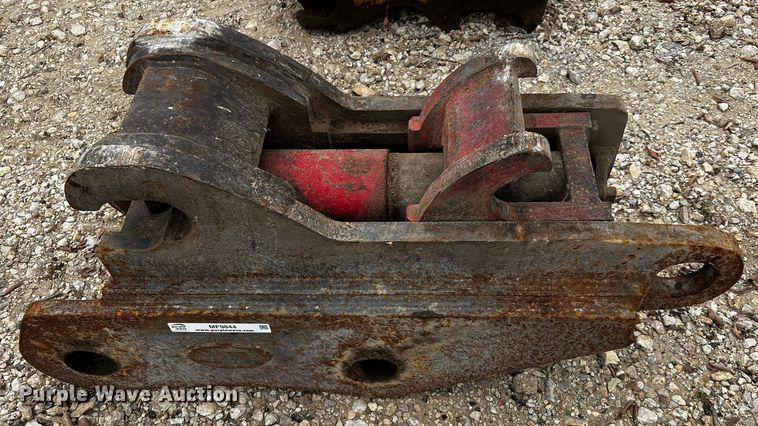 image for item MF9844 Strickland TL21AUT  quick coupler