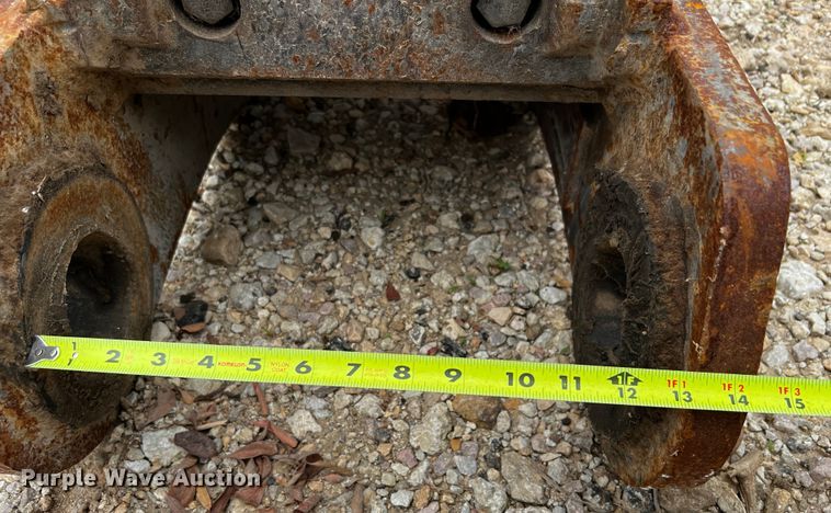 image for item MF9844 Strickland TL21AUT  quick coupler