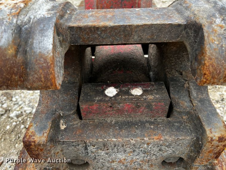 image for item MF9844 Strickland TL21AUT  quick coupler