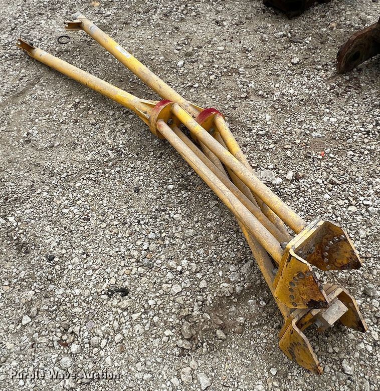 image for item MF9845 (2) Trimble AS400 grade control masts