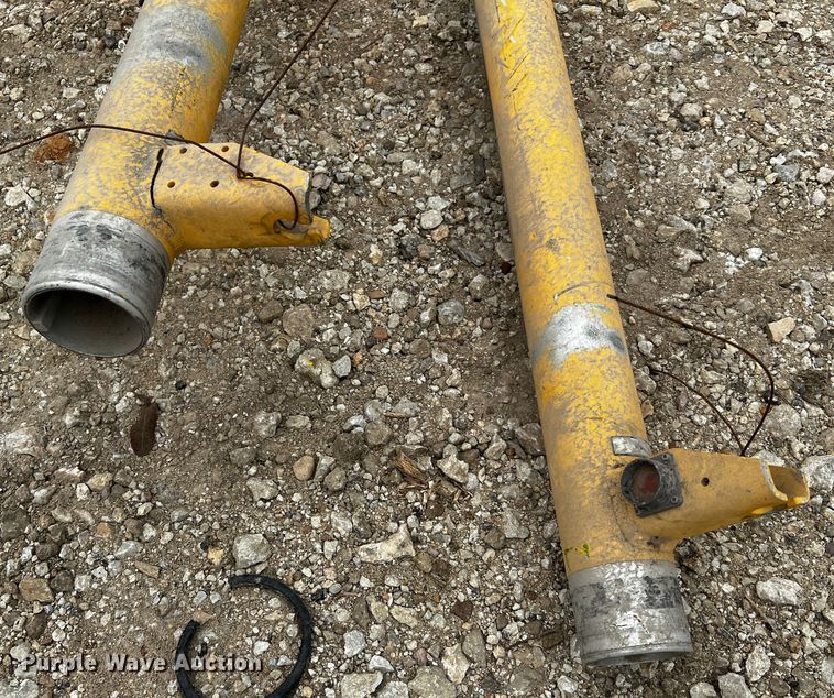 image for item MF9845 (2) Trimble AS400 grade control masts