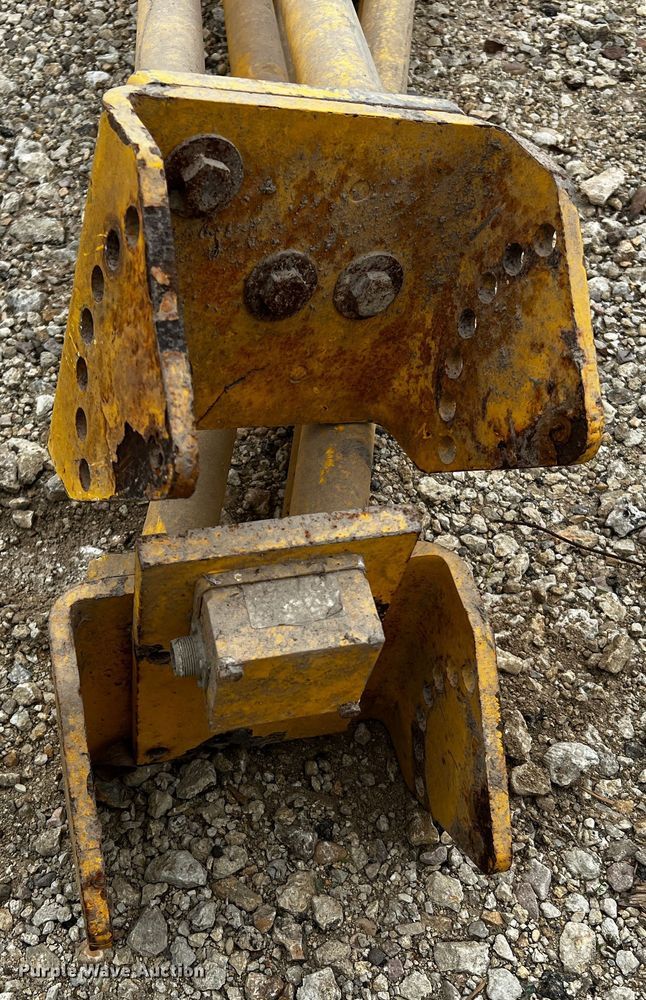 image for item MF9845 (2) Trimble AS400 grade control masts