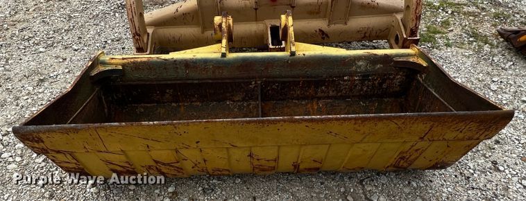 image for item MF9846 Fleco  72" W bucket