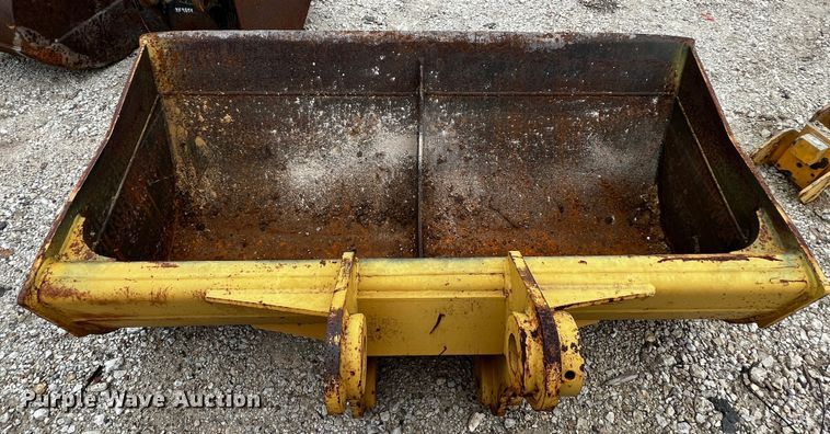 image for item MF9846 Fleco  72" W bucket