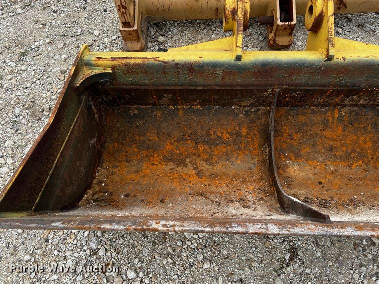 image for item MF9846 Fleco  72" W bucket