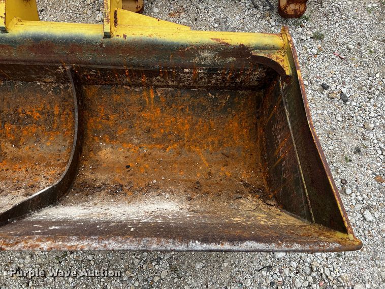 image for item MF9846 Fleco  72" W bucket