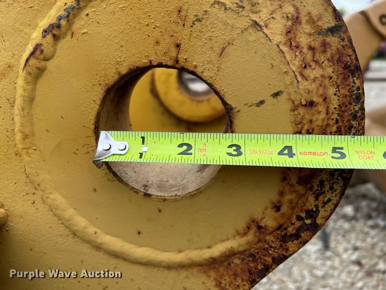 image for item MF9846 Fleco  72" W bucket