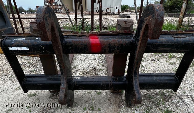 image for item MF9850 Caterpillar  forks