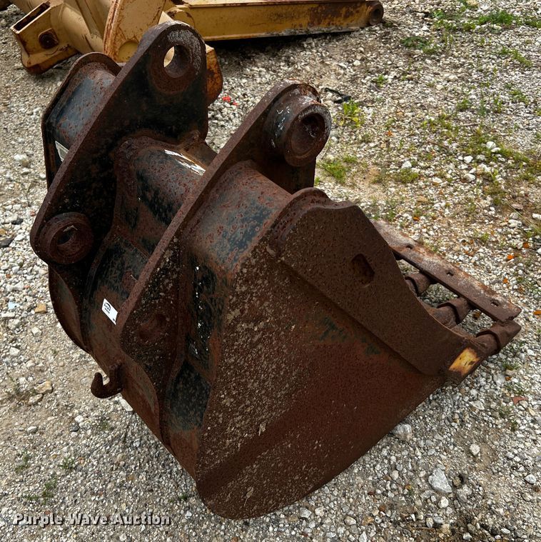 image for item MF9856 Caterpillar  24" bucket
