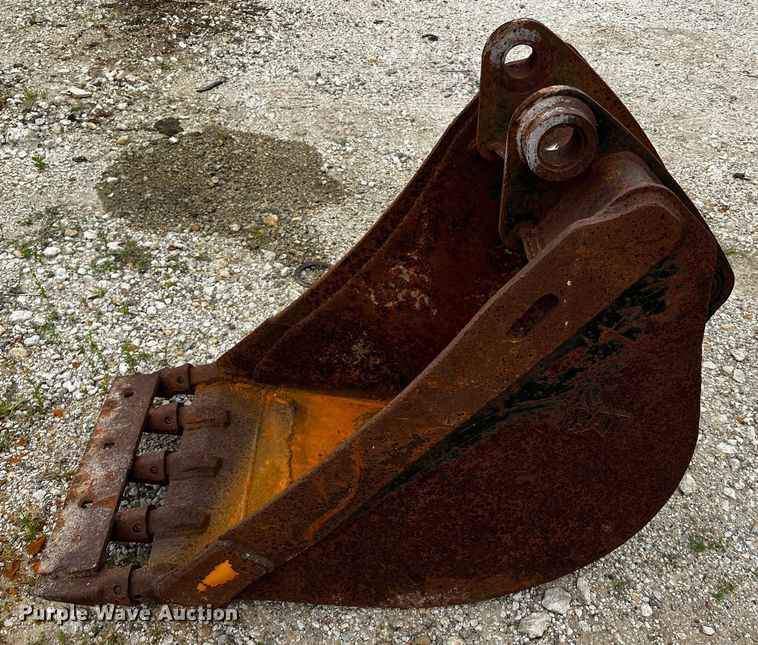 image for item MF9856 Caterpillar  24" bucket