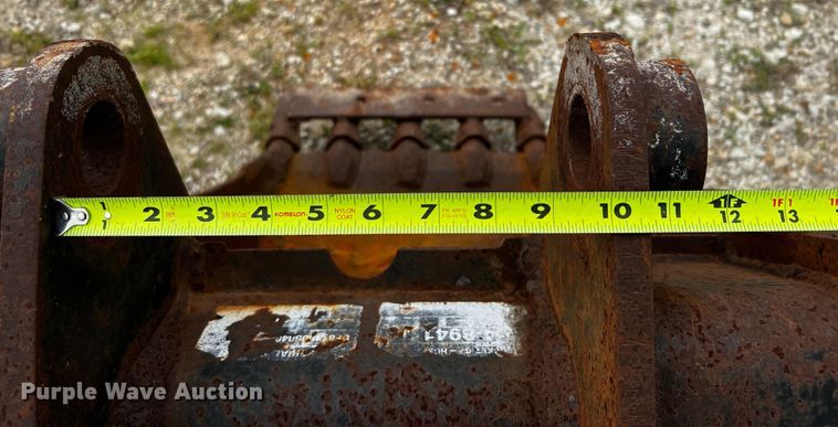 image for item MF9856 Caterpillar  24" bucket