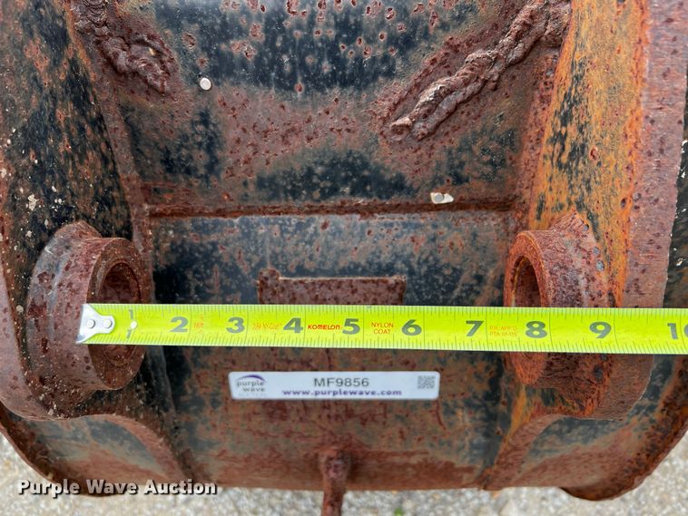 image for item MF9856 Caterpillar  24" bucket