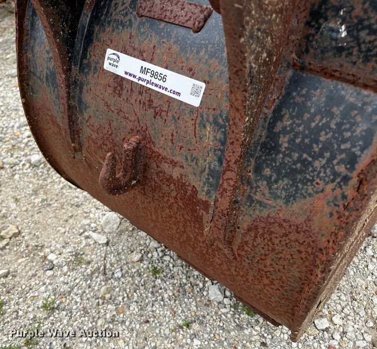 image for item MF9856 Caterpillar  24" bucket