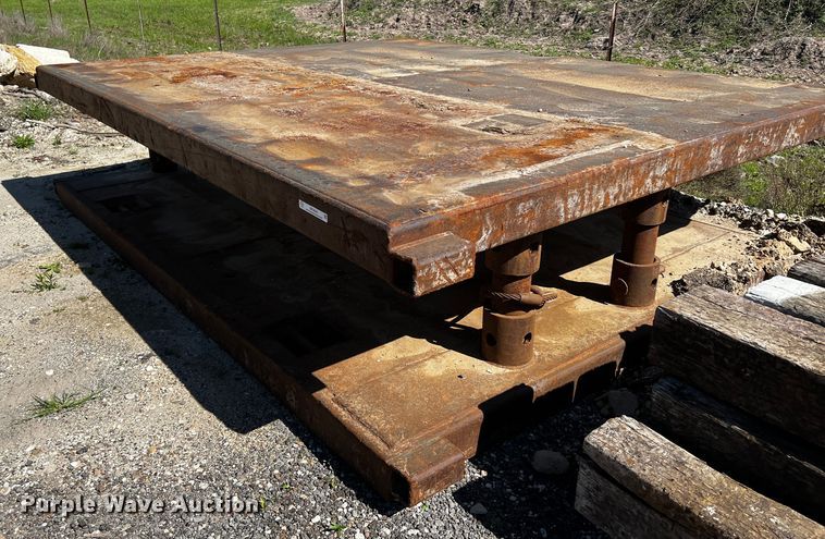 image for item MF9858 Trench box