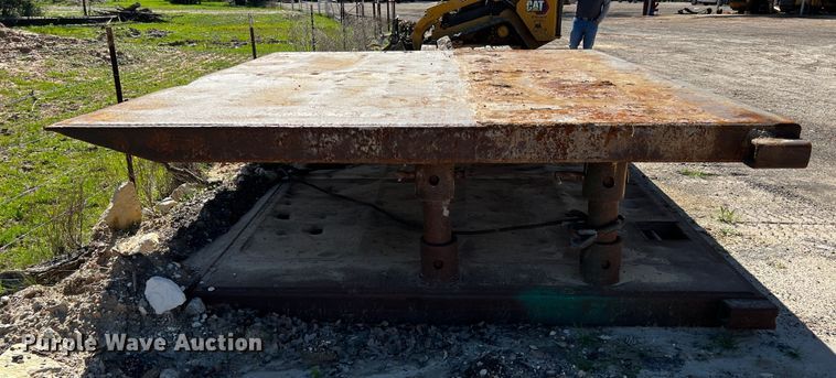 image for item MF9858 Trench box