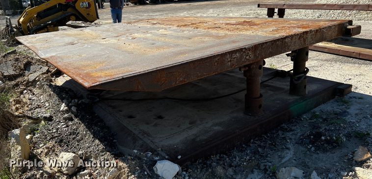 image for item MF9858 Trench box