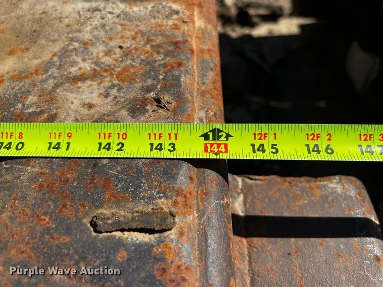 image for item MF9858 Trench box