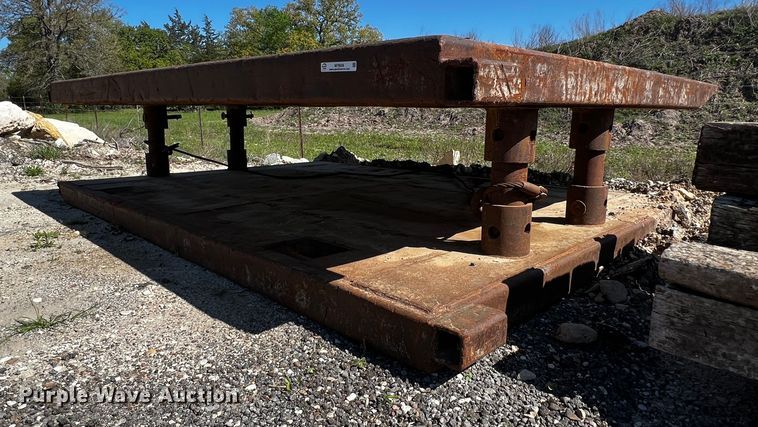 image for item MF9858 Trench box