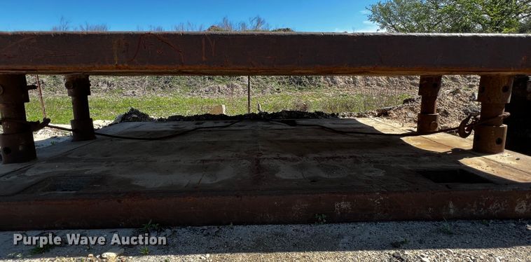 image for item MF9858 Trench box